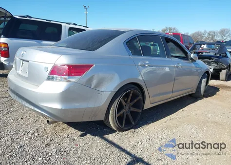 2010 Honda Accord 2.4 Lx z USA, uszkodzony, nr VIN 1HGCP2F32AA062678